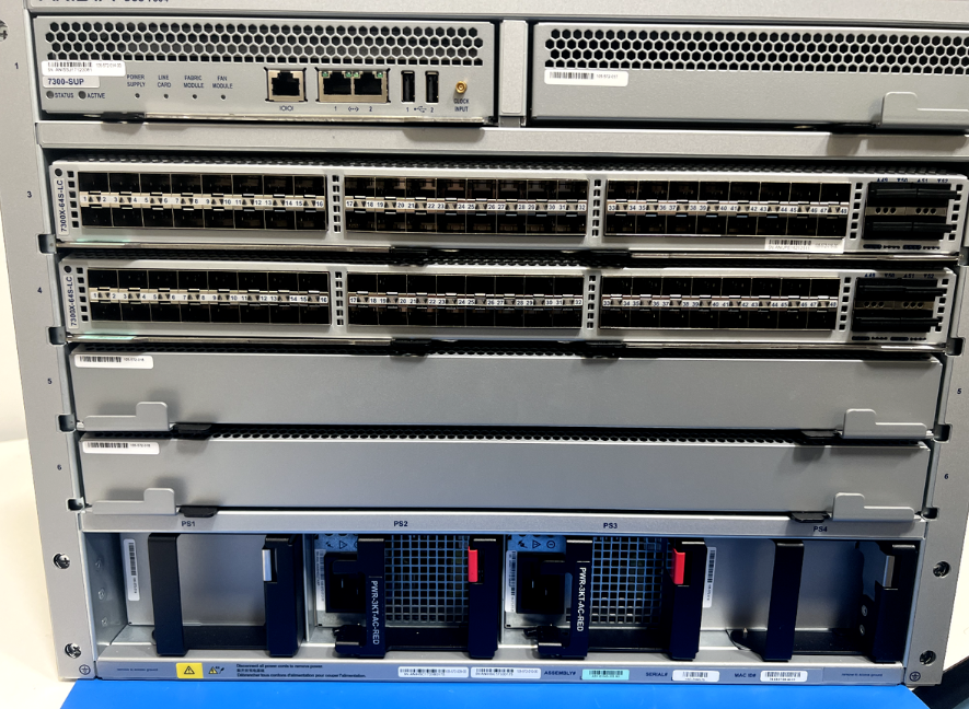 Коммутатор Arista DCS-7304X-FM-R