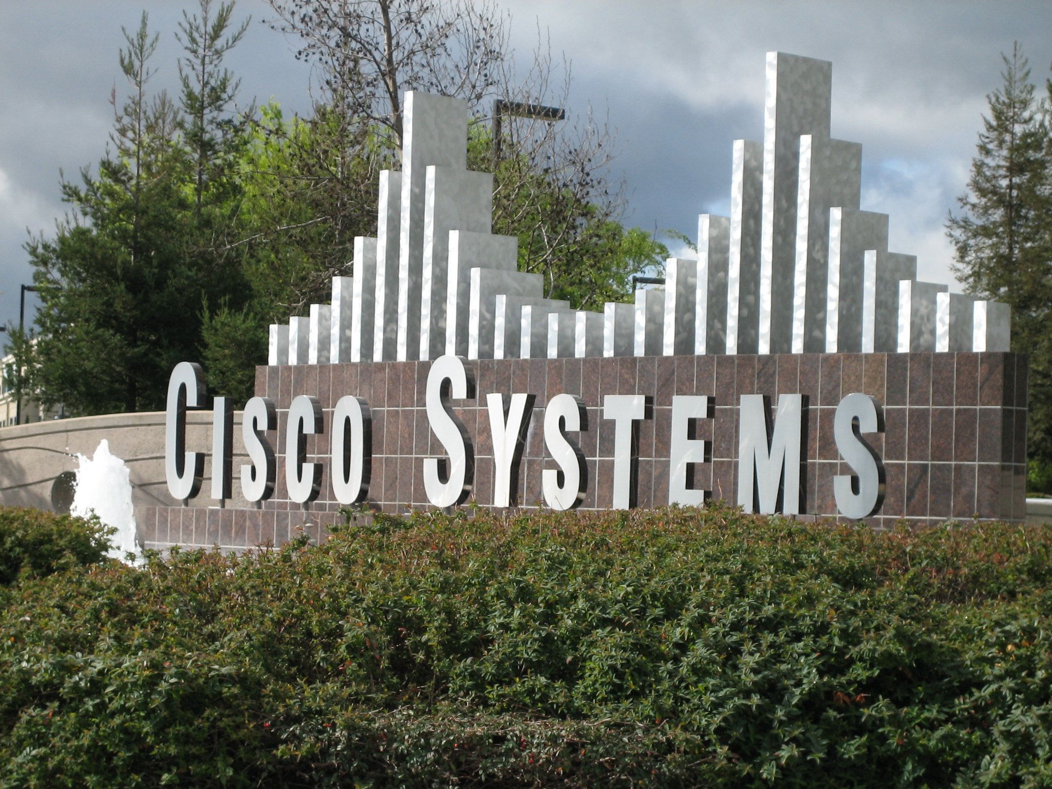 "Гибридная революция: Как Cisco ведет предприятия в будущее"